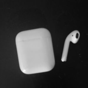 Apple AirPods Case and Rt Pod